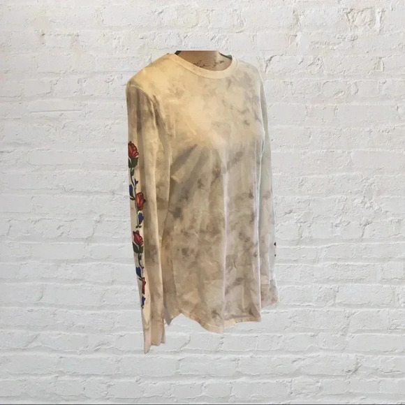 Hollister Curved Hem Tee - Picture 3 of 5